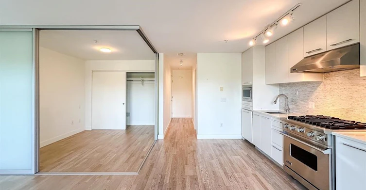 200-4355 W 10 Avenue, Vancouver, BC, V6R 2H6 - 12