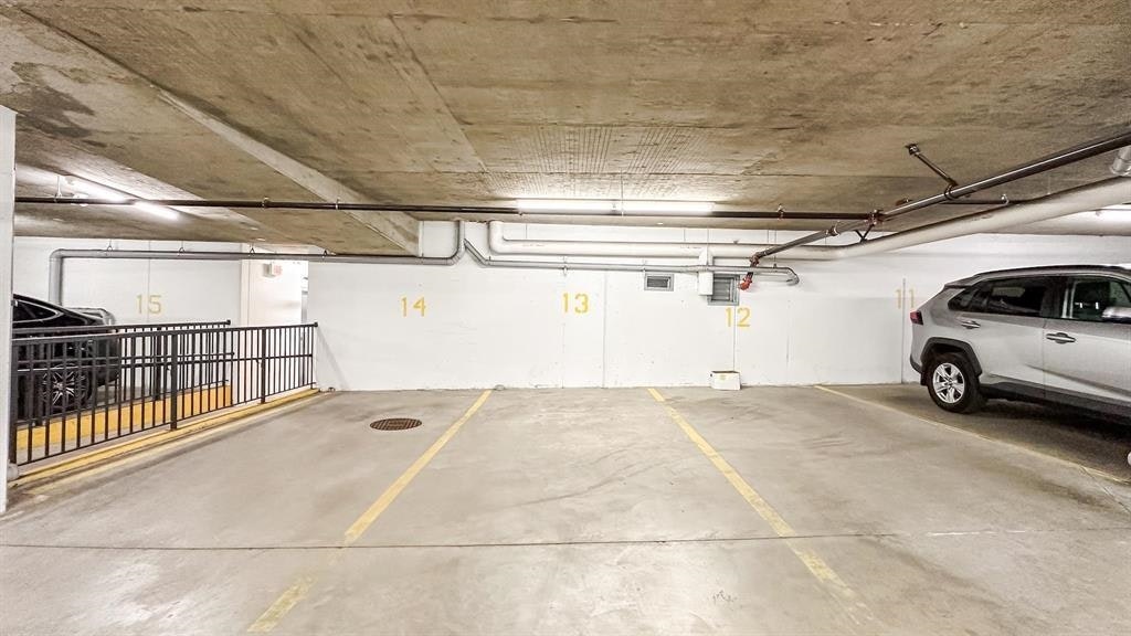 200-4355 W 10 Avenue, Vancouver, BC, V6R 2H6 - 4