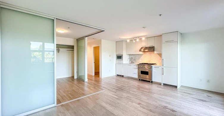 200-4355 W 10 Avenue, Vancouver, BC, V6R 2H6 - 13