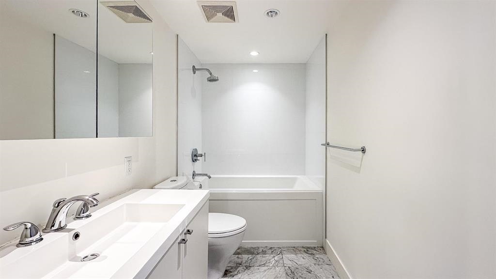 200-4355 W 10 Avenue, Vancouver, BC, V6R 2H6 - 7
