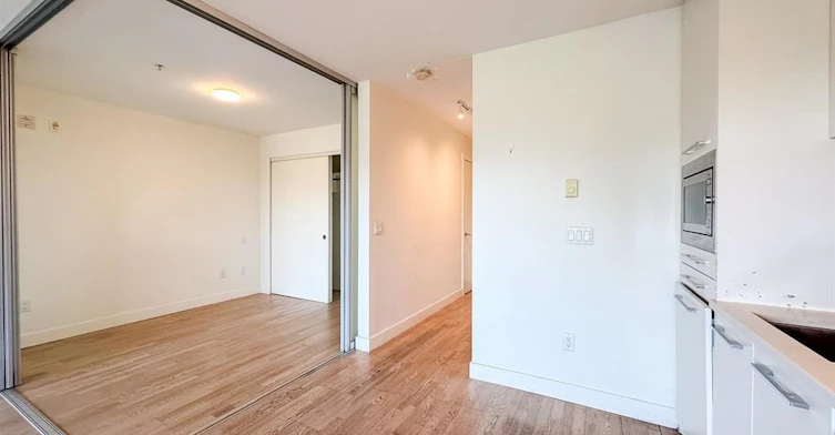 200-4355 W 10 Avenue, Vancouver, BC, V6R 2H6 - 9