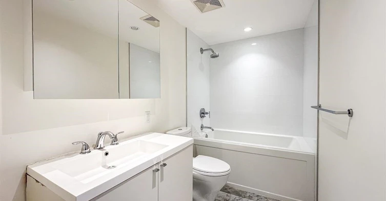 200-4355 W 10 Avenue, Vancouver, BC, V6R 2H6 - 8
