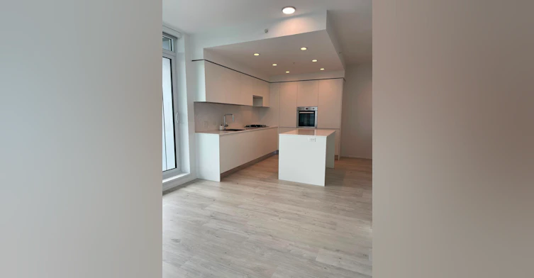 2005-3833 Evergreen Place, Burnaby, BC, V3J 0M2