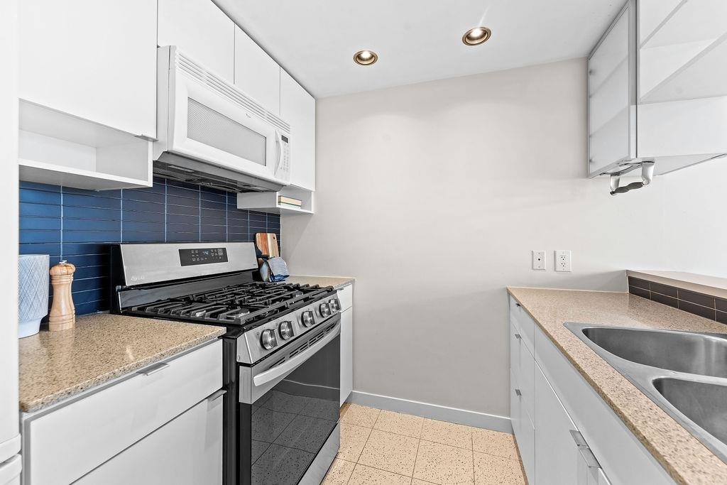 2607-928 Beatty Street, Vancouver, BC, V6Z 3G6 - 12
