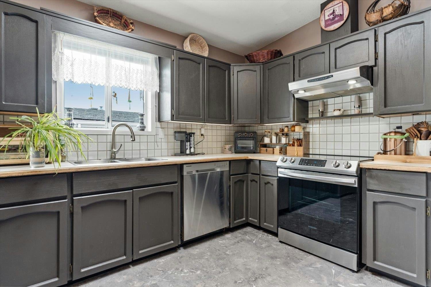 64-9055 Ashwell Road - 3