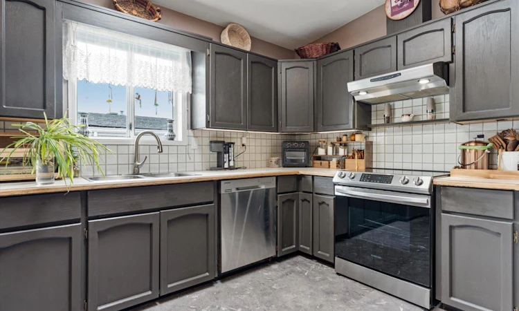 64-9055 Ashwell Road