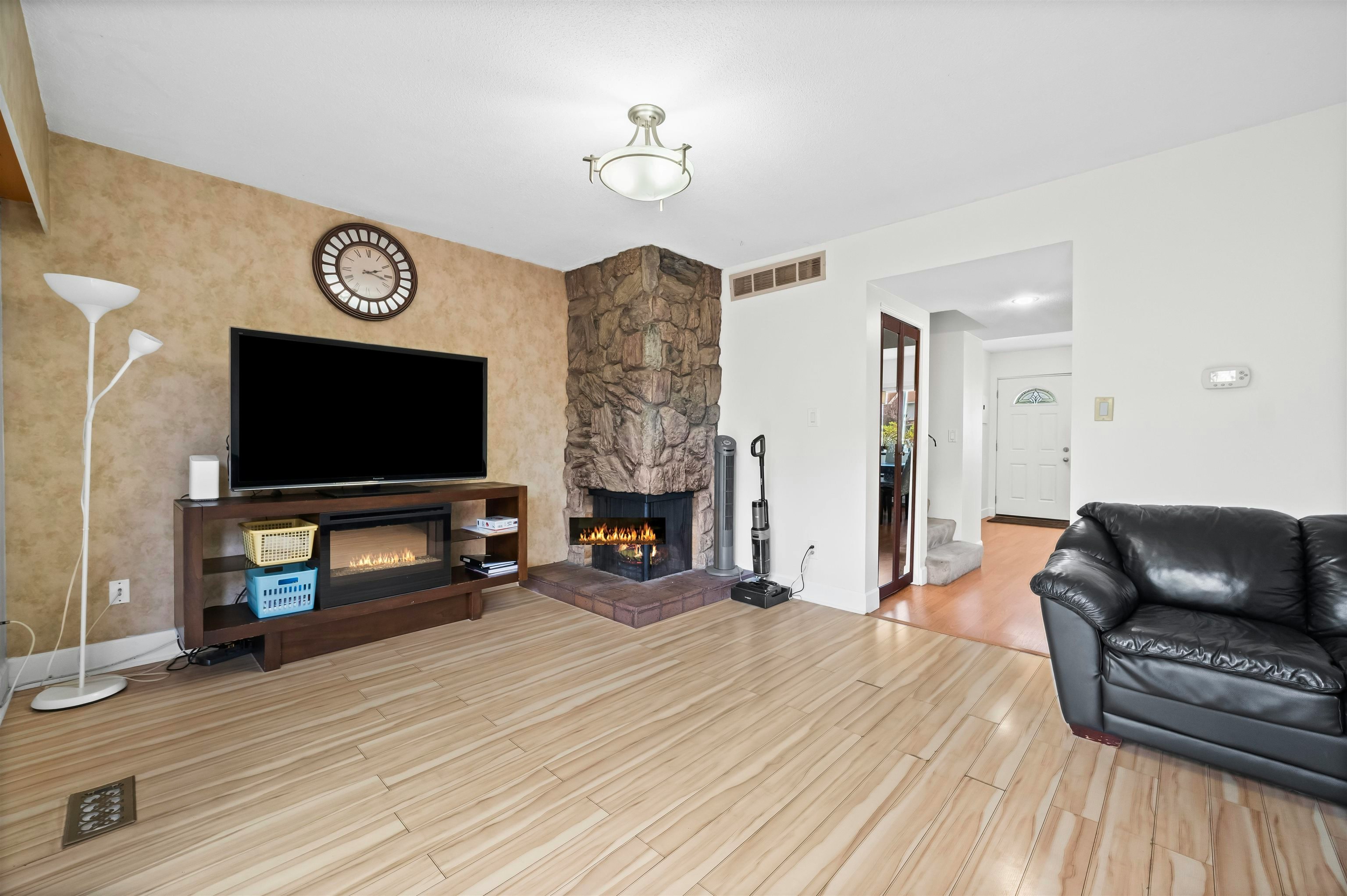 107-9700 Glenacres Drive, Richmond, BC, V7A 1Y7 - 14