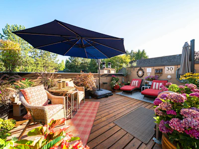 34-3960 Canada Way - 3