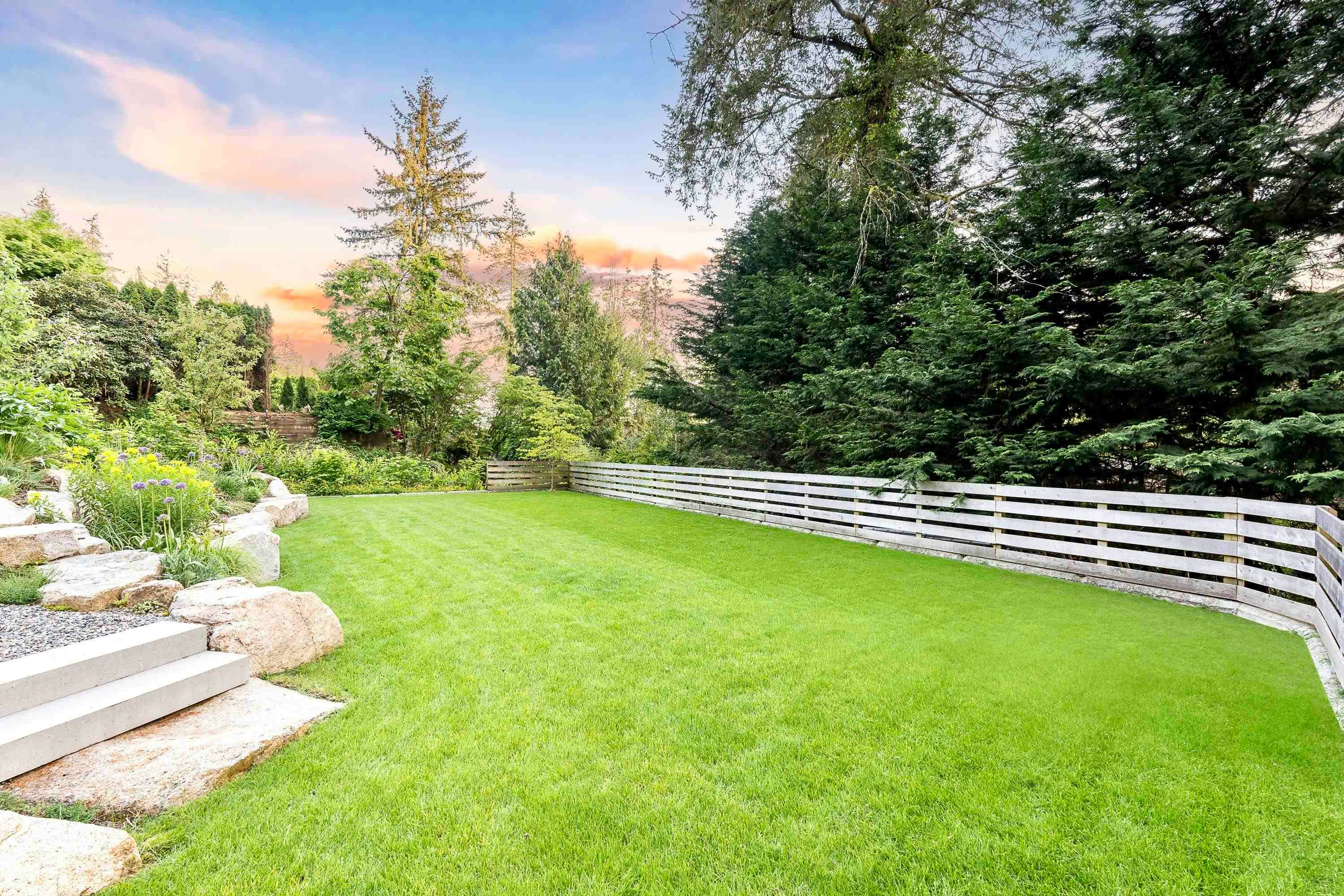 3823 Bayridge Avenue, West Vancouver, BC, V7V 3J3 - 38