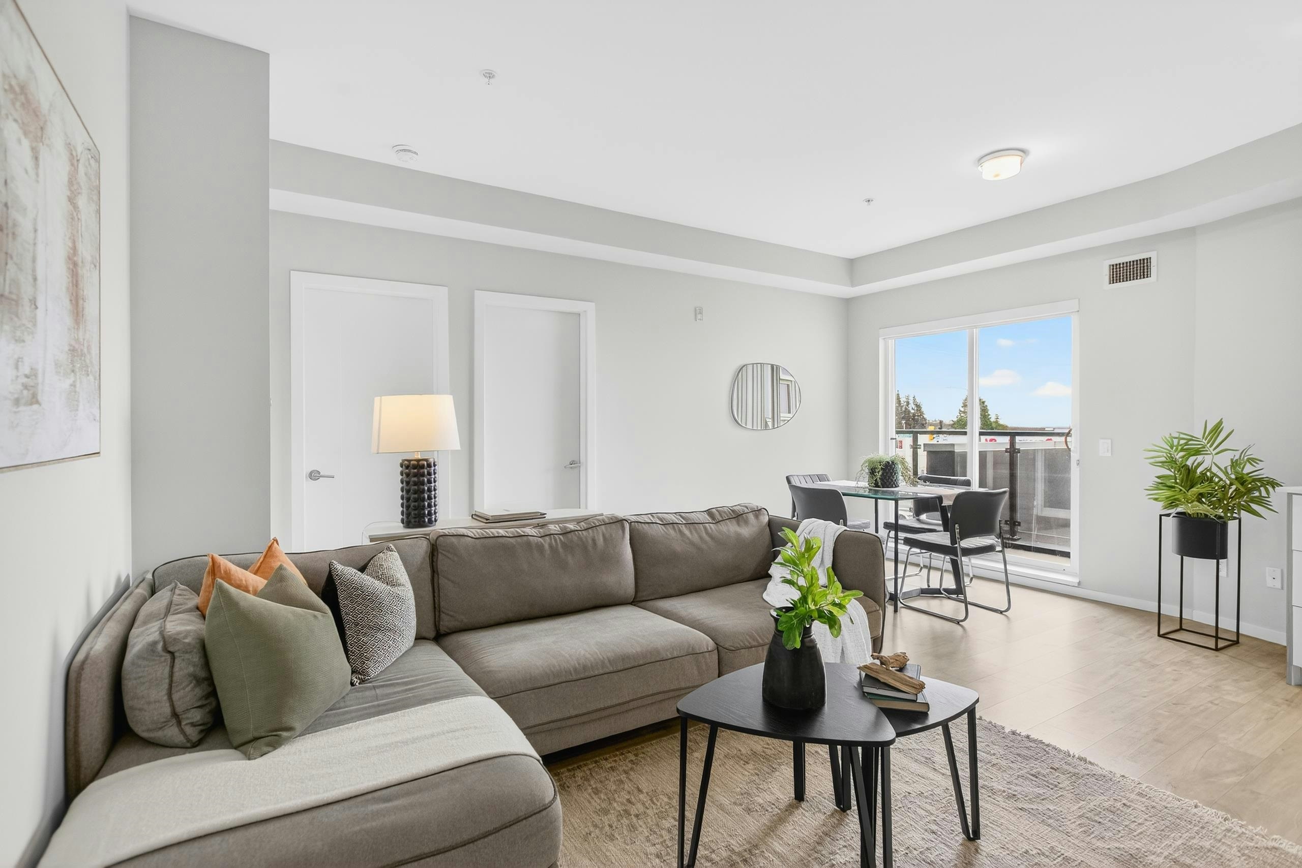 215-6283 Kingsway Avenue, Burnaby, BC, V5J 0H3