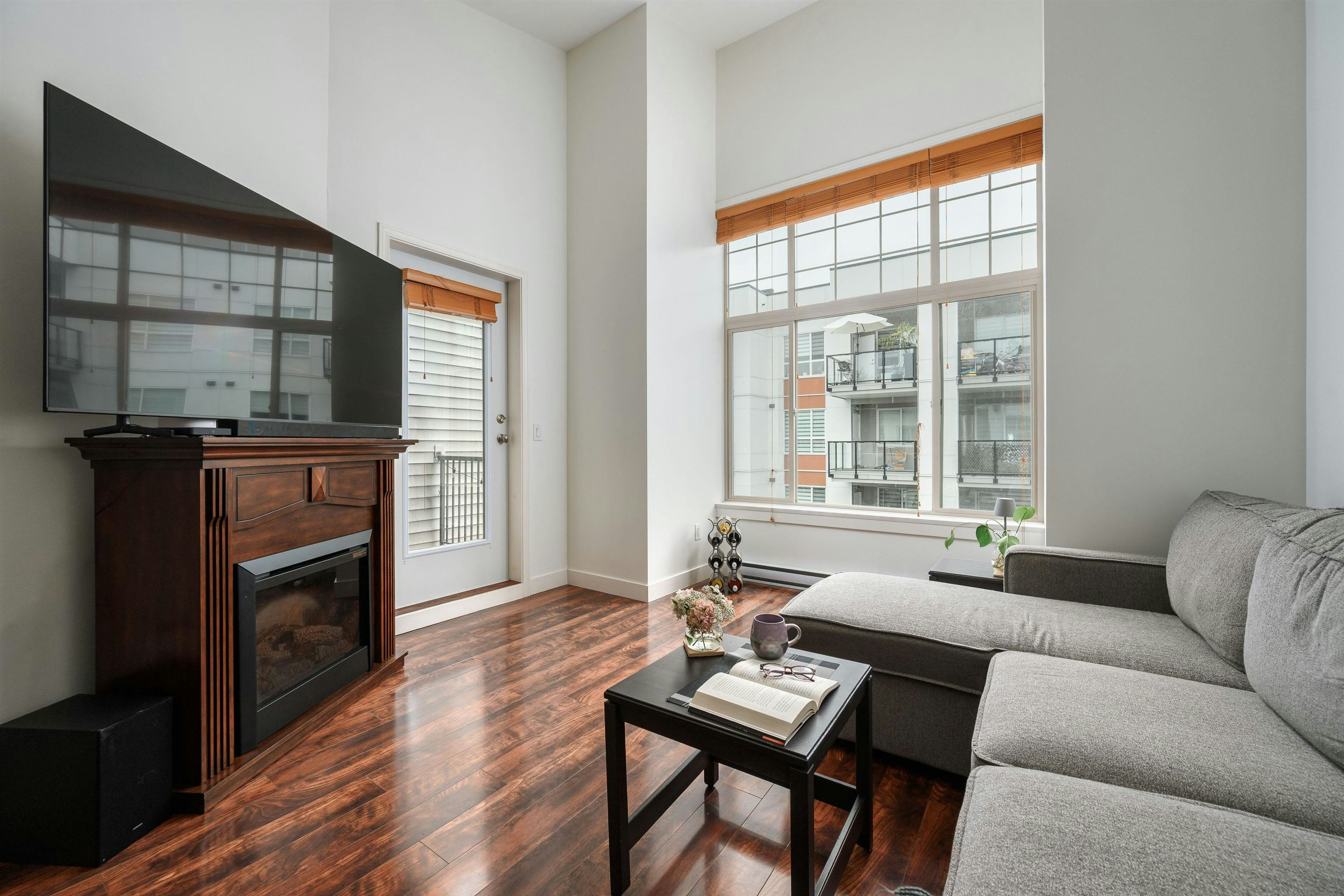 414-11887 Burnett Street - 2