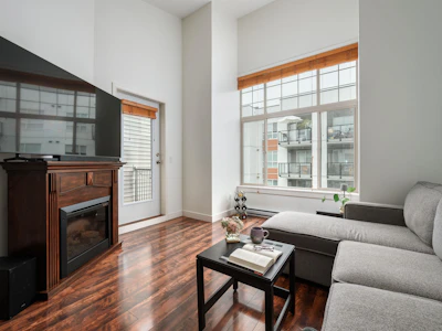 414-11887 Burnett Street - 2