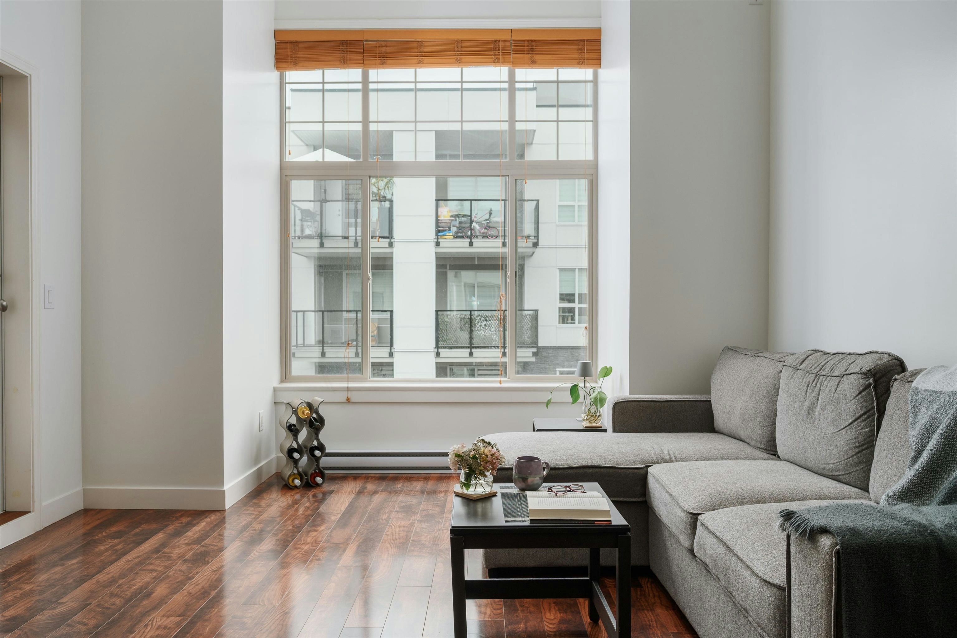 414-11887 Burnett Street - 4