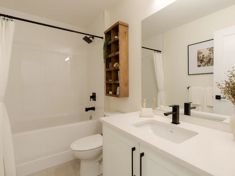 8409 207a Street, Langley, BC, V2Y 2B6 - 9