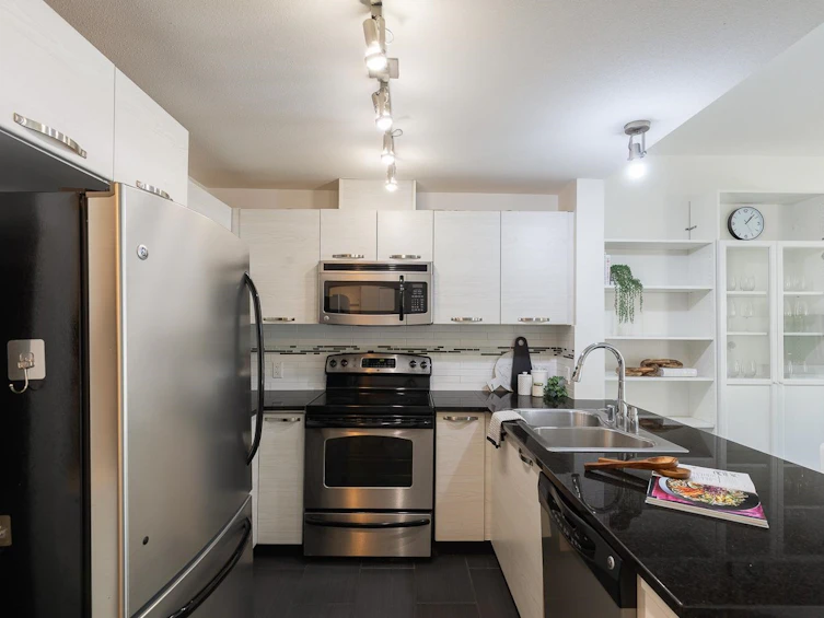 314-7418 Byrnepark Walk, Burnaby, BC, V3N 0B3 - 3