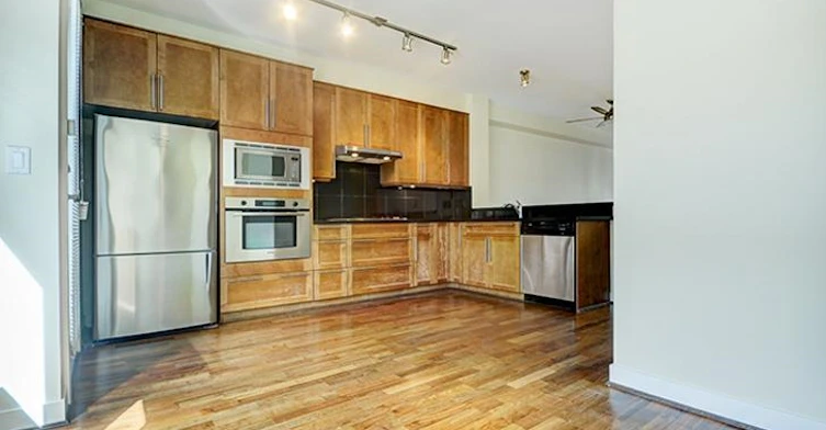 6558 Arbutus Street, Vancouver, BC, V6P 5S5 - 17