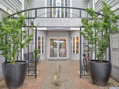 417-2929 W 4th Avenue - 2