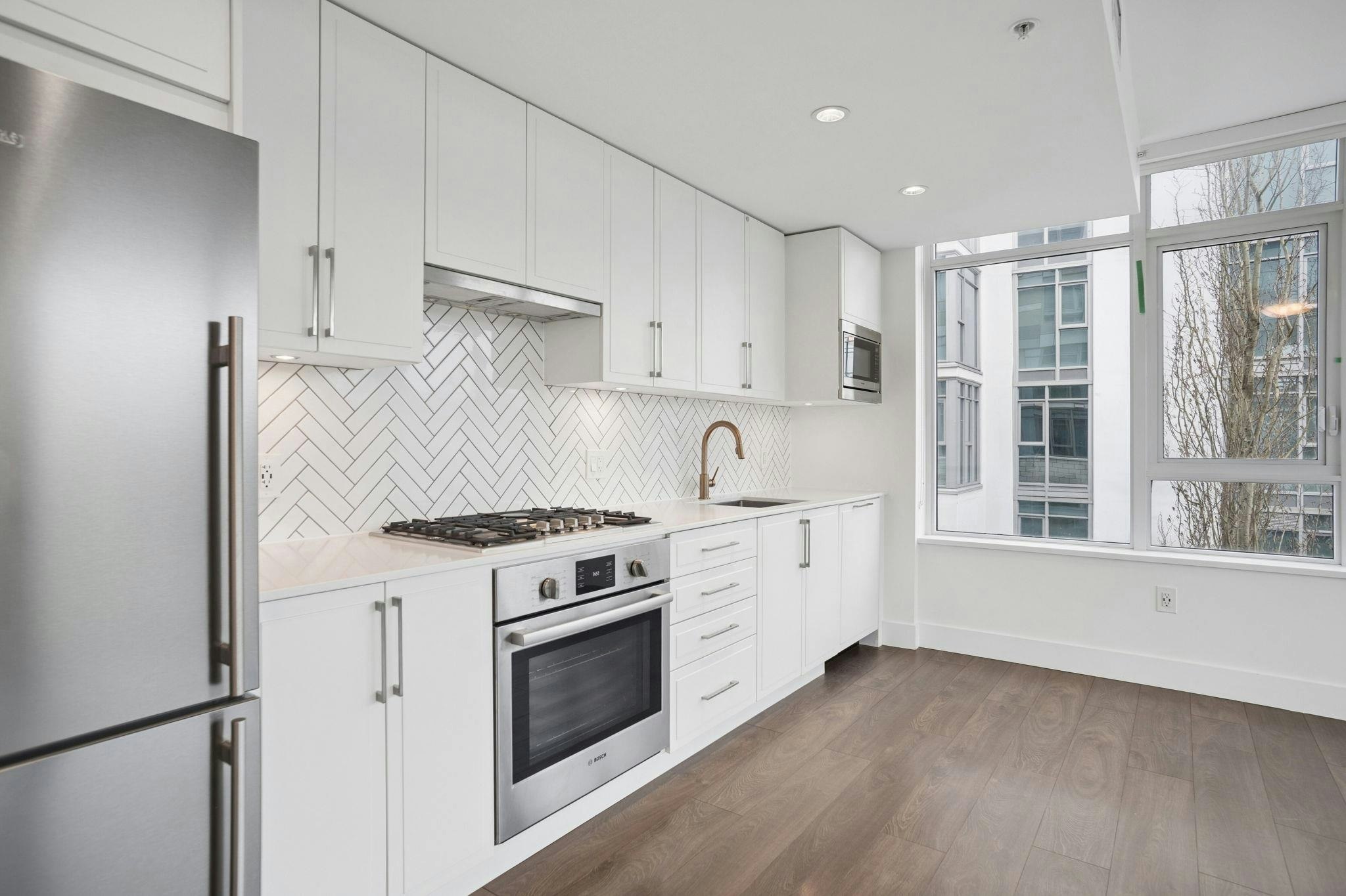 302-2455 Kingsway, Vancouver, BC, V5R 5G8 - 5