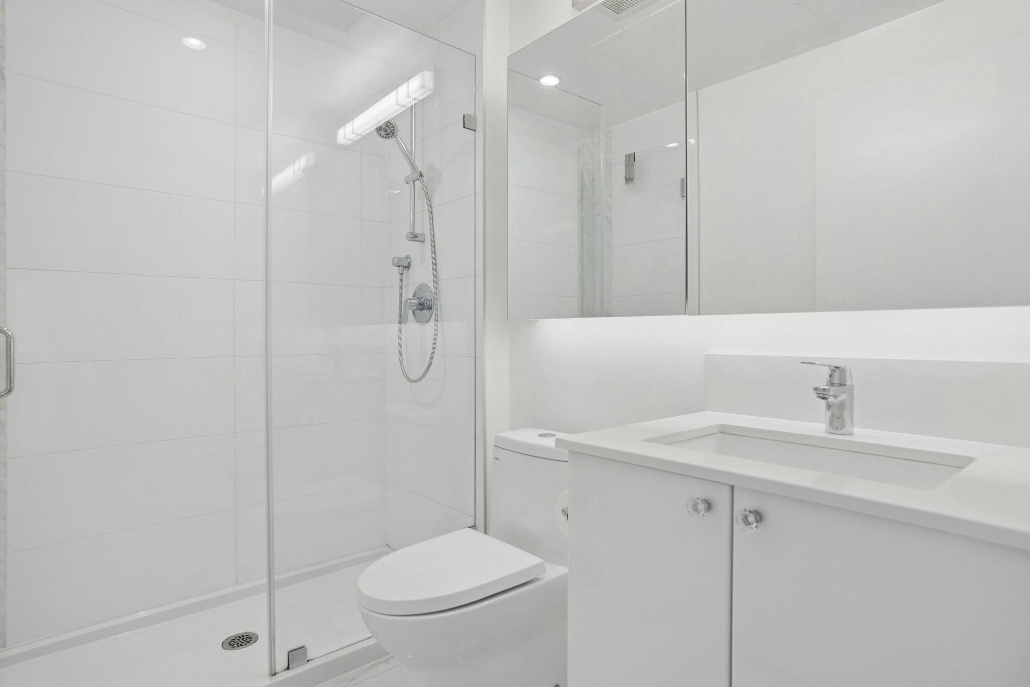 302-2455 Kingsway, Vancouver, BC, V5R 5G8 - 9