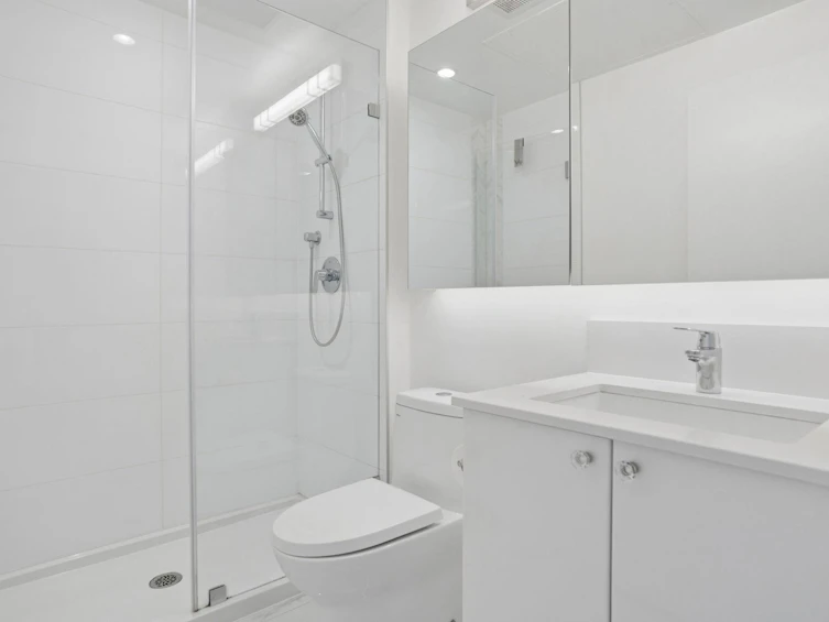 302-2455 Kingsway, Vancouver, BC, V5R 5G8 - 9