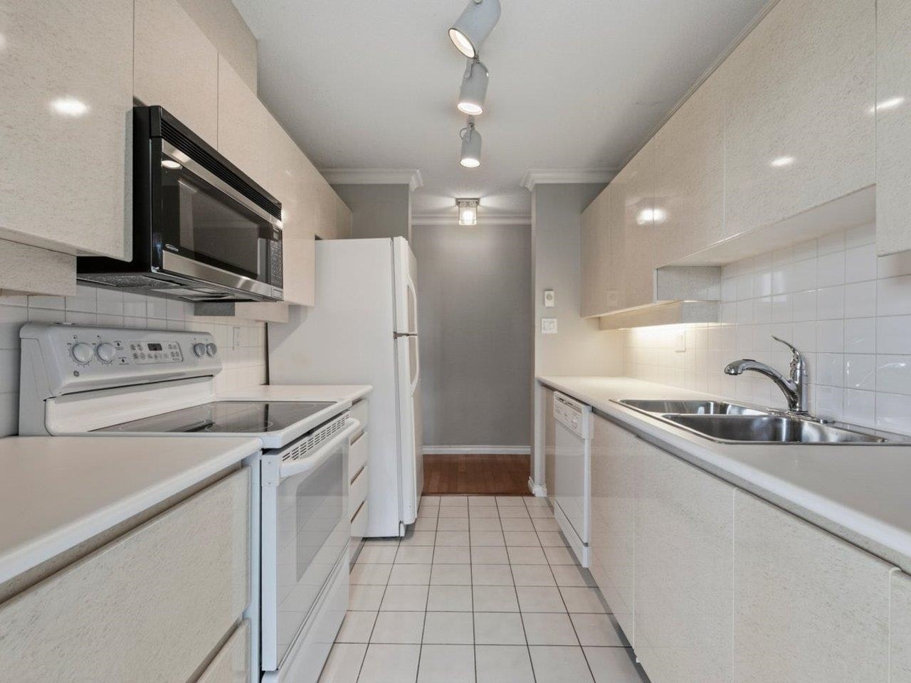 701-2288 Pine Street, Vancouver, BC, V6J 5G4 - 12