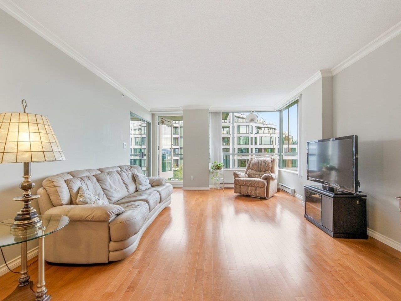 701-2288 Pine Street - 4