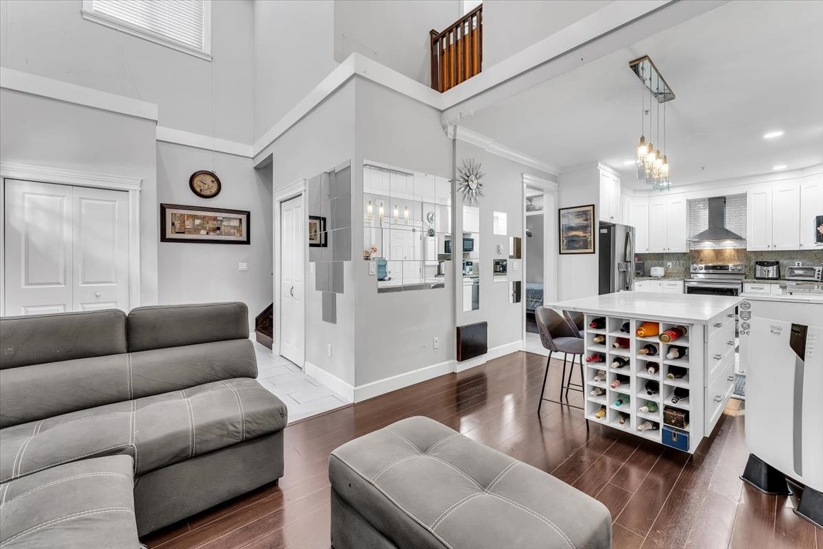 546 E 44th Avenue, Vancouver, BC, V5W 1W5 - 10