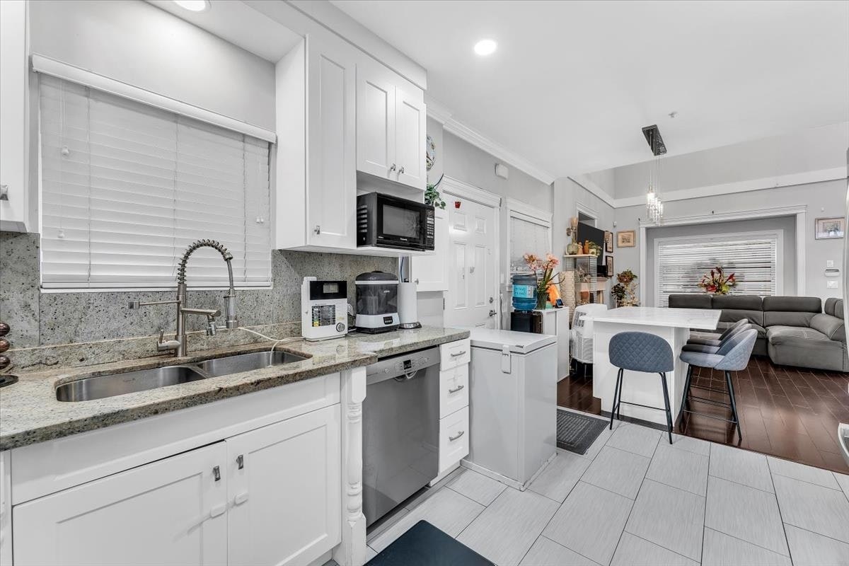 546 E 44th Avenue, Vancouver, BC, V5W 1W5 - 12