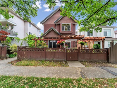 546 E 44th Avenue - 2