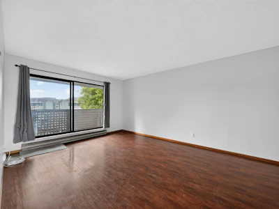 322-8700 Ackroyd Road - 3