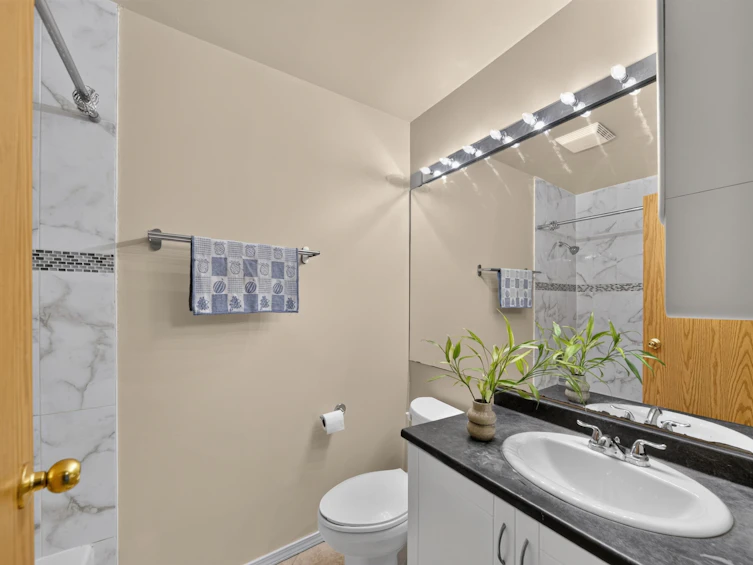 322-8700 Ackroyd Road, Richmond, BC, V6X 3G2 - 8
