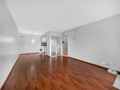 322-8700 Ackroyd Road - 4