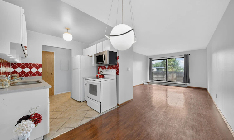 322-8700 Ackroyd Road