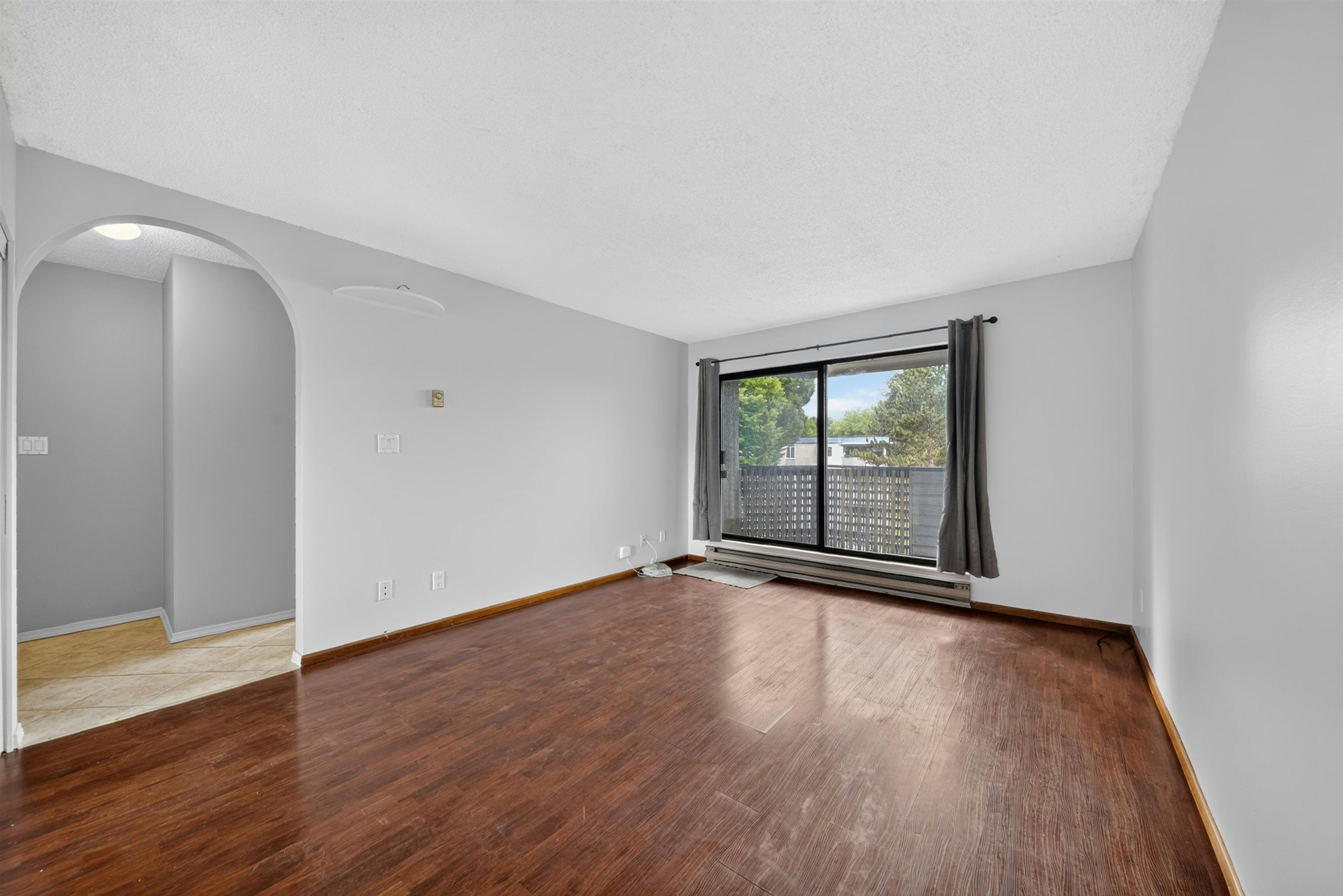322-8700 Ackroyd Road, Richmond, BC, V6X 3G2 - 2