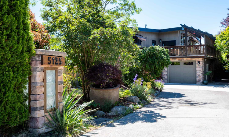5125 Salal Road