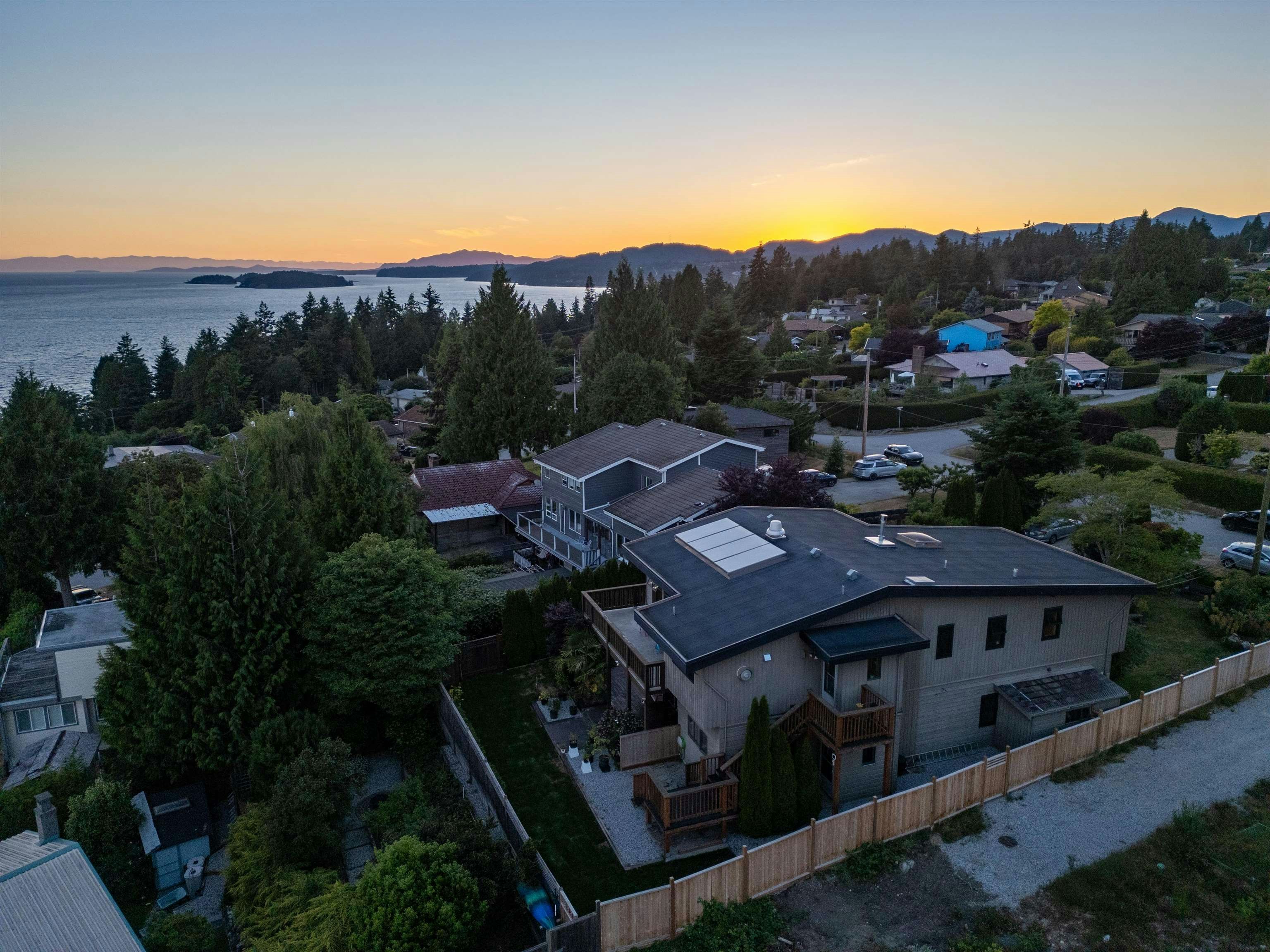 5125 Salal Road, Sechelt, BC, V7Z 0B7 - 35