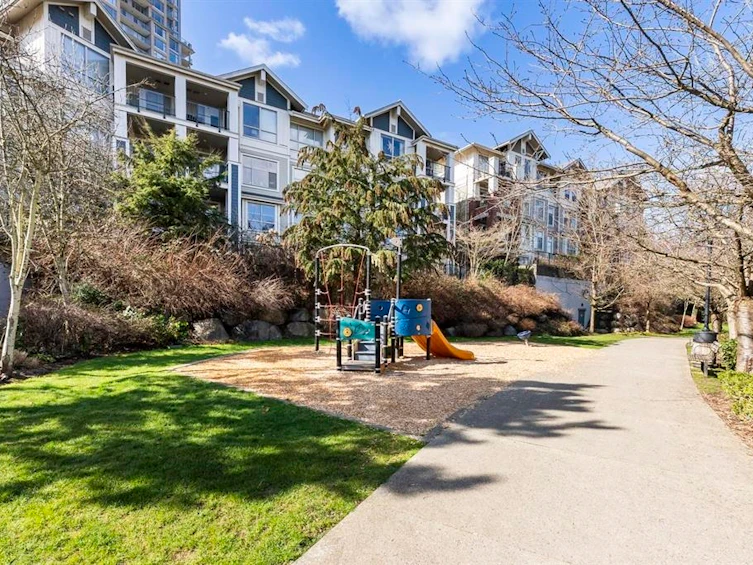 402-245 Ross Drive, New Westminster, BC, V3L 0C6 - 29