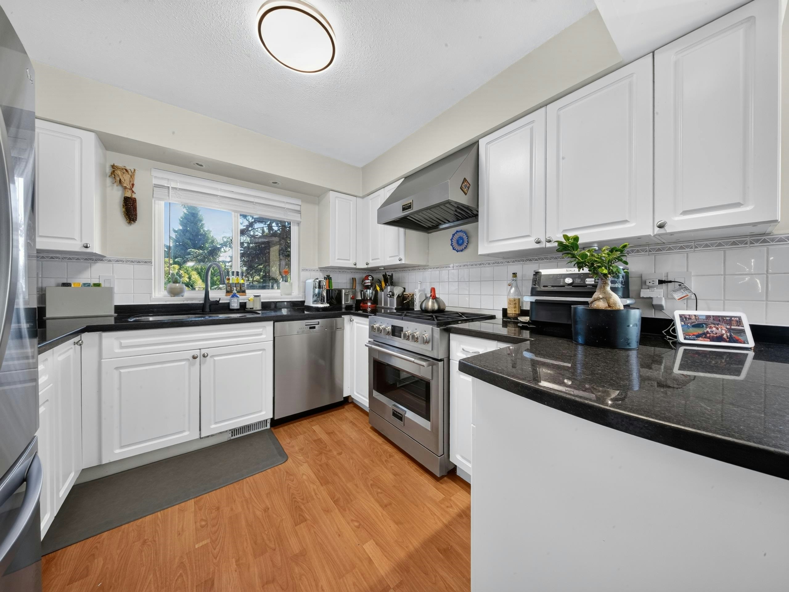 2322 Kirkstone Road, North Vancouver, BC, V7J 3M3 - 12