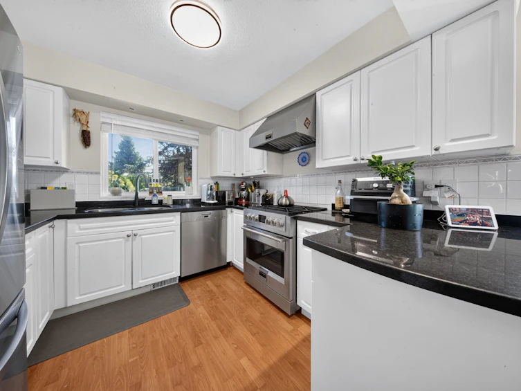 2322 Kirkstone Road, North Vancouver, BC, V7J 3M3 - 12