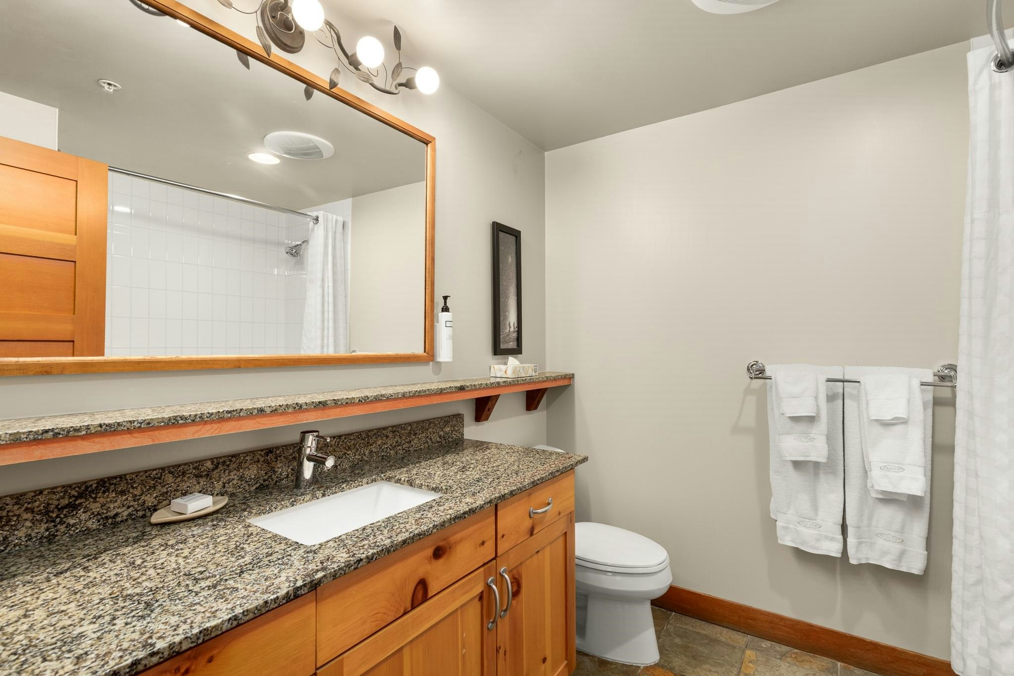 323C-2036 London Lane, Whistler, BC, V8E 0N7 - 15