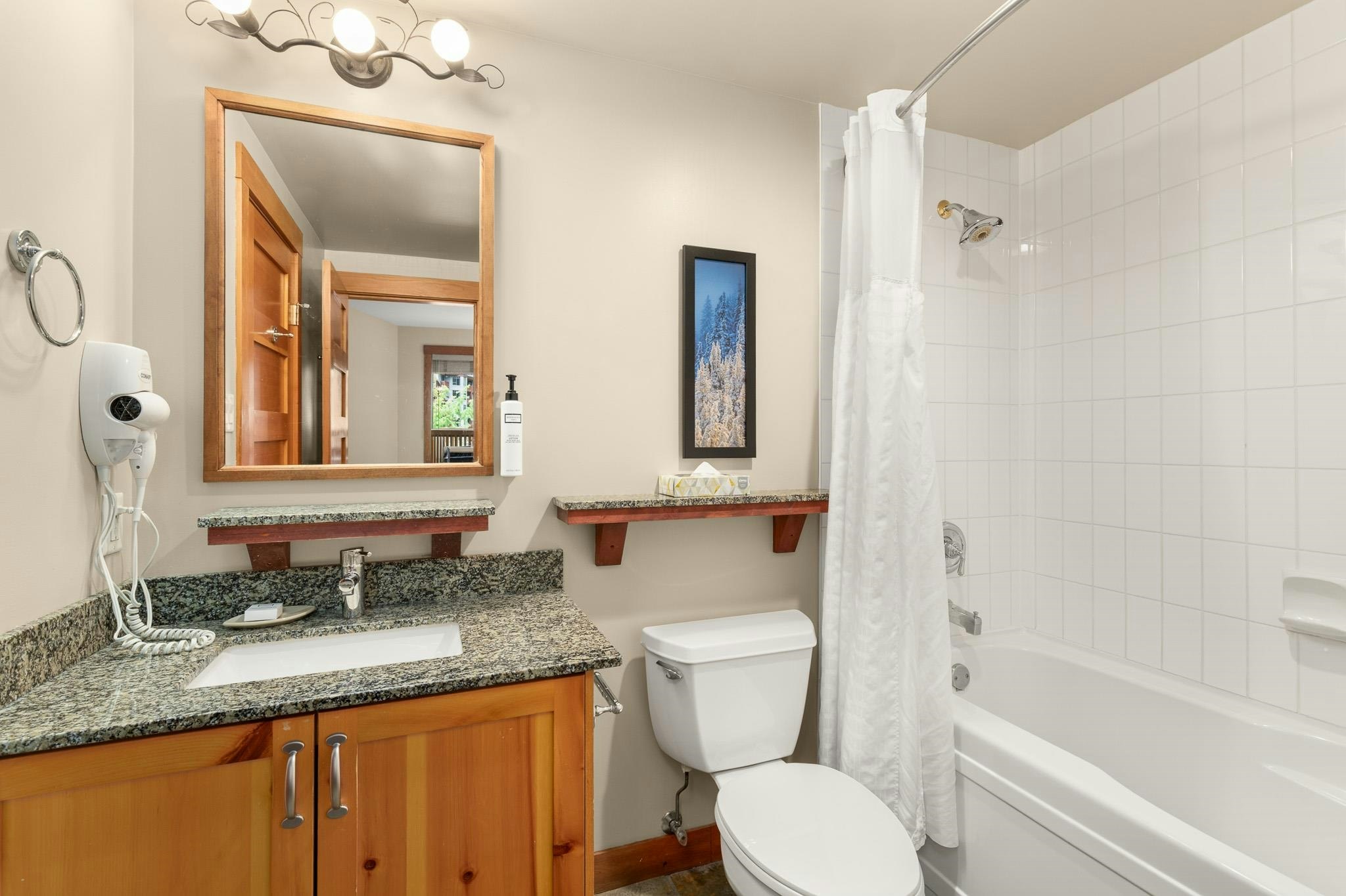 323C-2036 London Lane, Whistler, BC, V8E 0N7 - 17