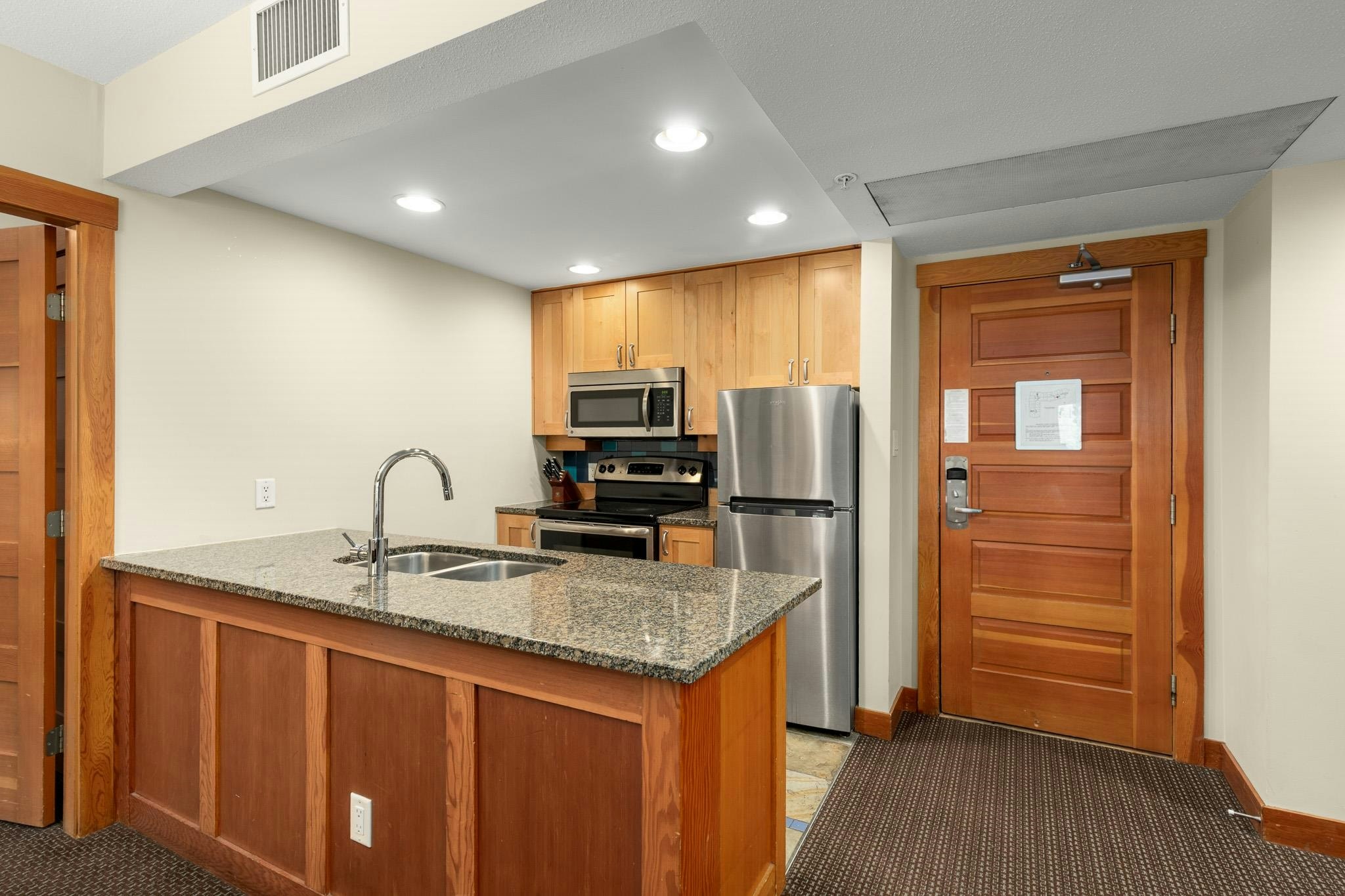 323C-2036 London Lane, Whistler, BC, V8E 0N7 - 6