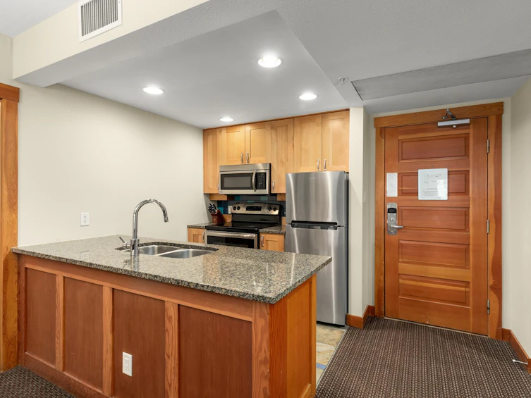 323C-2036 London Lane, Whistler, BC, V8E 0N7 - 6