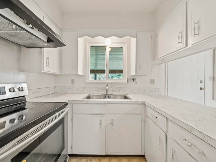 13025 107 Avenue, Surrey, BC, V3T 2G2 - 14