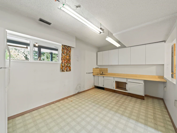 13025 107 Avenue, Surrey, BC, V3T 2G2 - 11