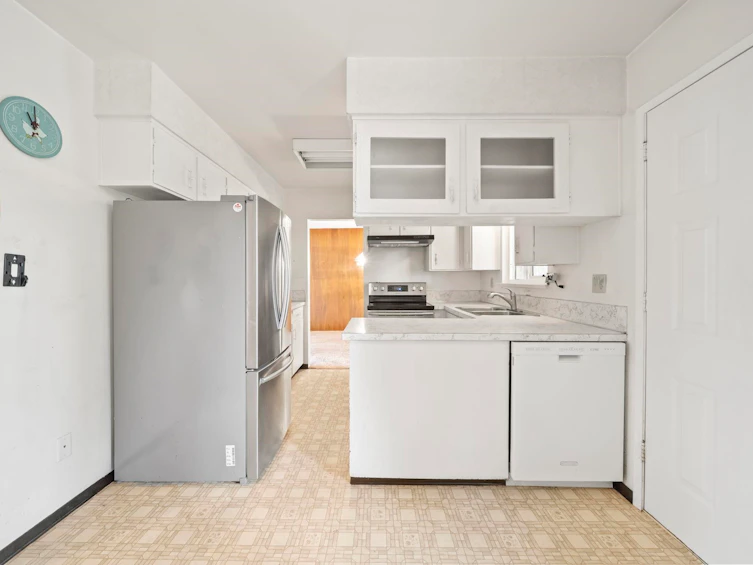 13025 107 Avenue, Surrey, BC, V3T 2G2 - 13