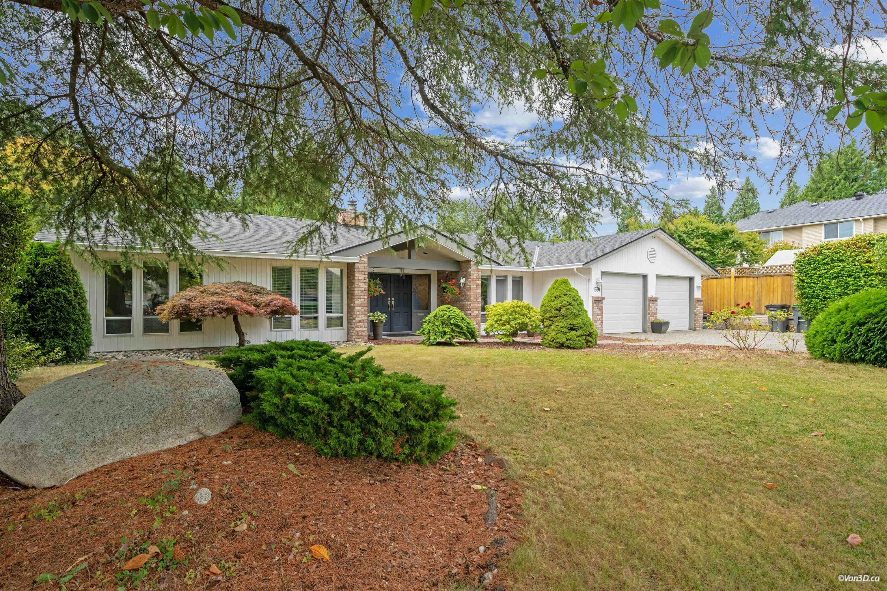 1691 143b Street, Surrey, BC, V4A 7L8