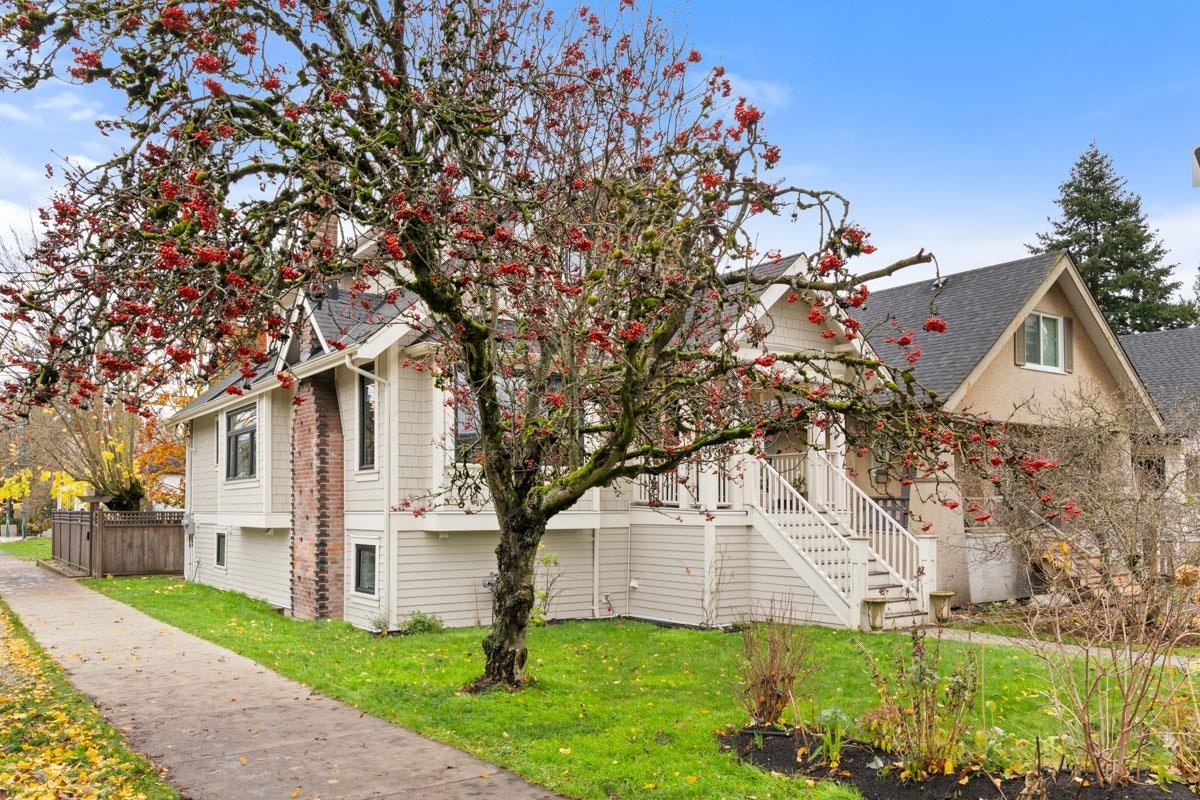 3095 W 5th Avenue, Vancouver, BC, V6K 1T8 - 2