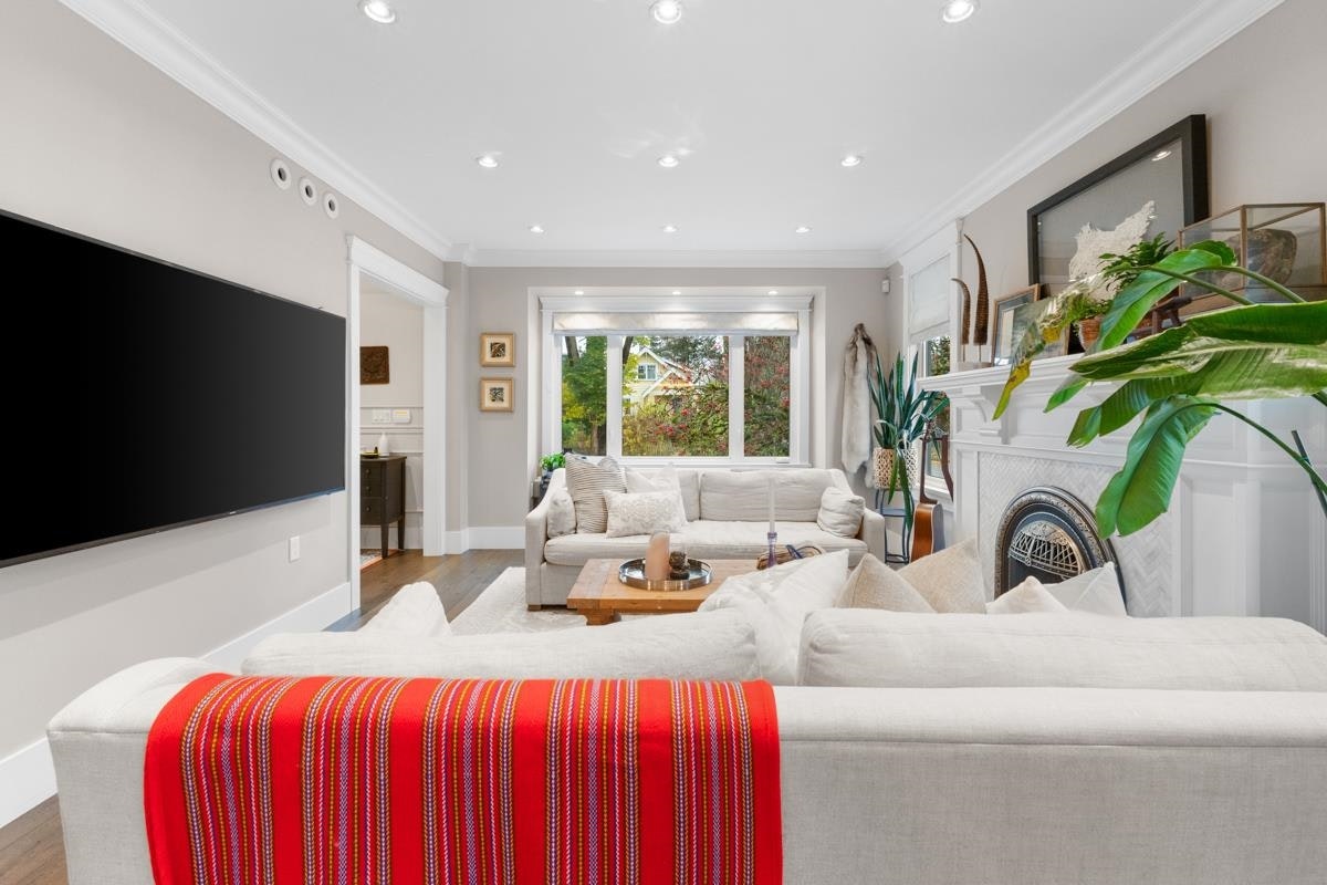 3095 W 5th Avenue, Vancouver, BC, V6K 1T8 - 5