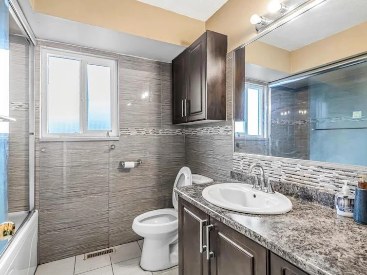 6848 135 Avenue, Surrey, BC, V3W 4W6 - 6